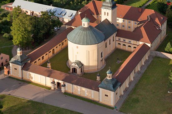 Klasztor w Stoczku Klasztornym. EU, Pl, warm-maz. LOTNICZE.